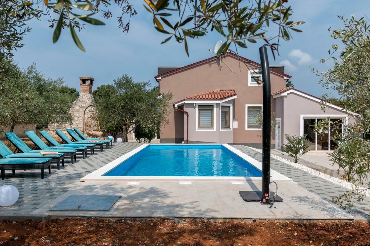 Villa Sunshine Pula Bagian luar foto