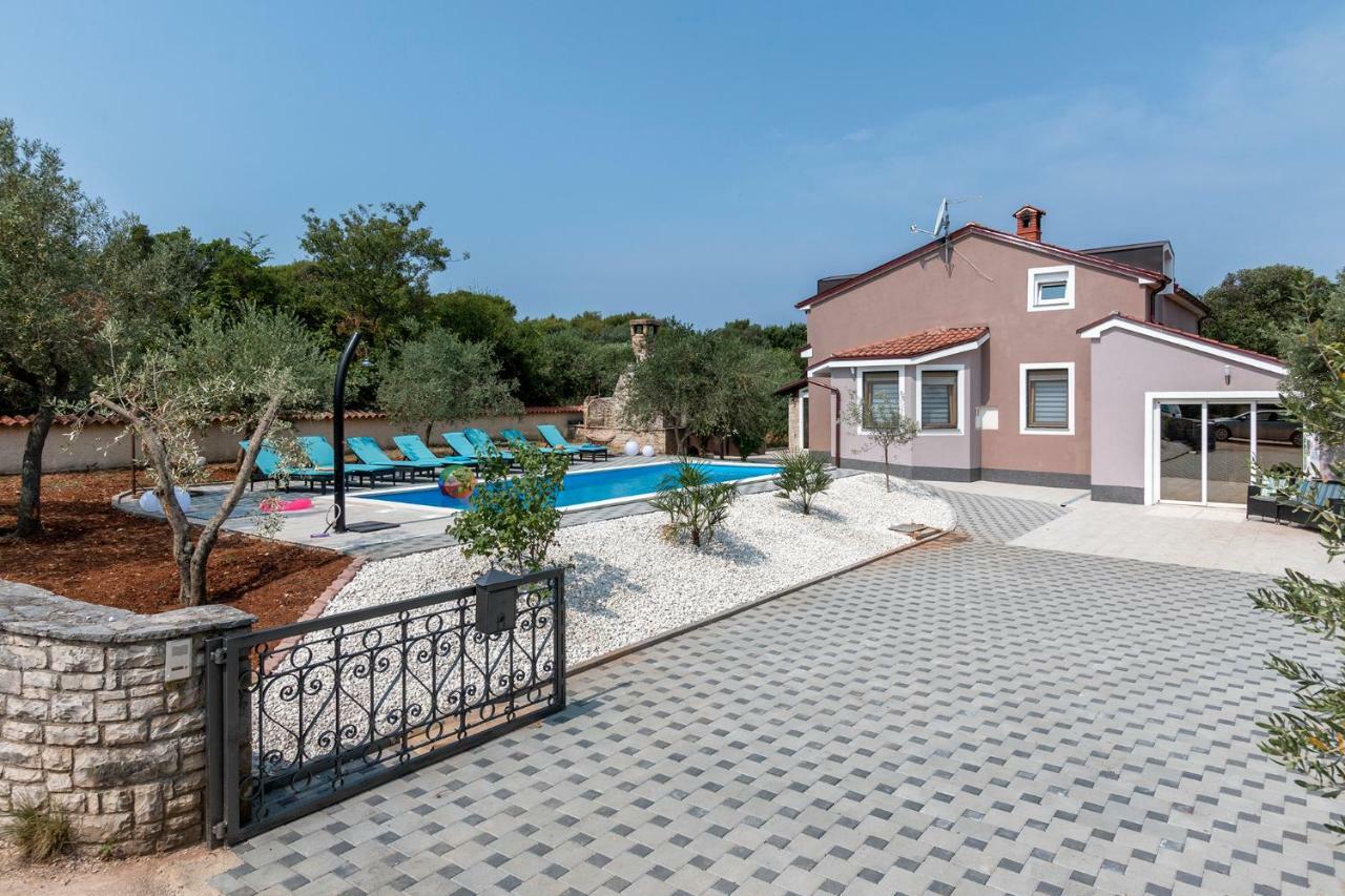 Villa Sunshine Pula Bagian luar foto