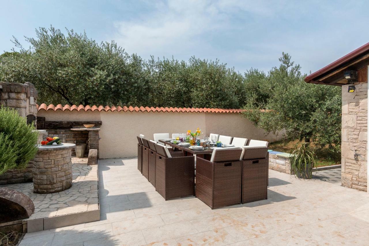 Villa Sunshine Pula Bagian luar foto