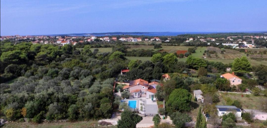 Villa Sunshine Pula Bagian luar foto