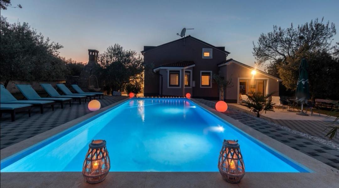 Villa Sunshine Pula Bagian luar foto